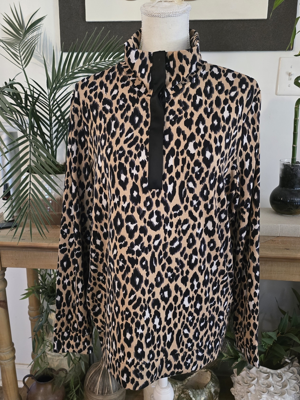 Chico's Weekends Size 1 Leopard Print Pullover Tunic Top